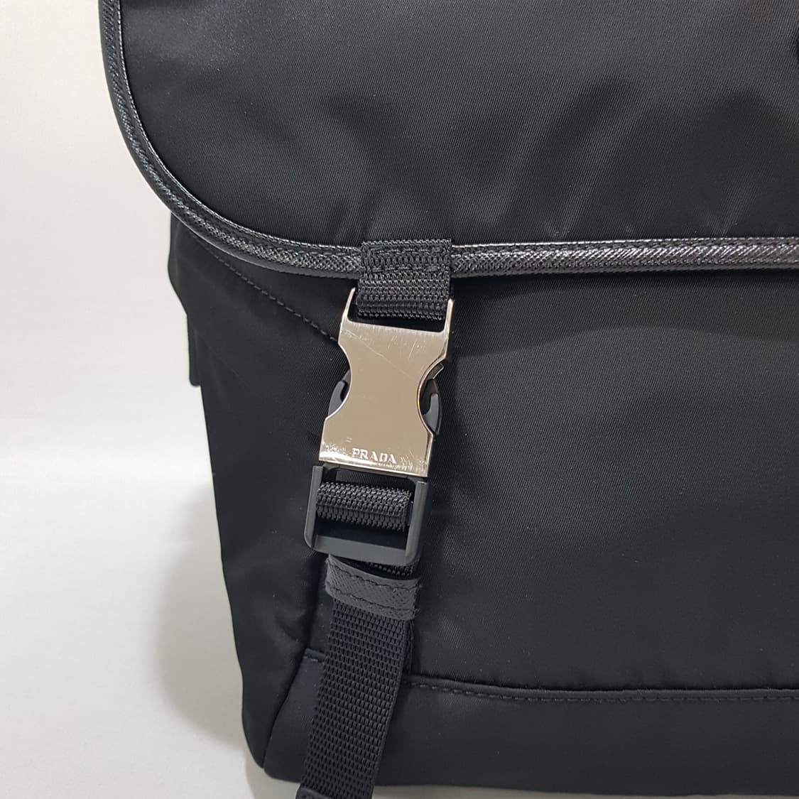 프라다 리나일론 및 사피아노 가죽 숄더백 2VD052 상품이미지4