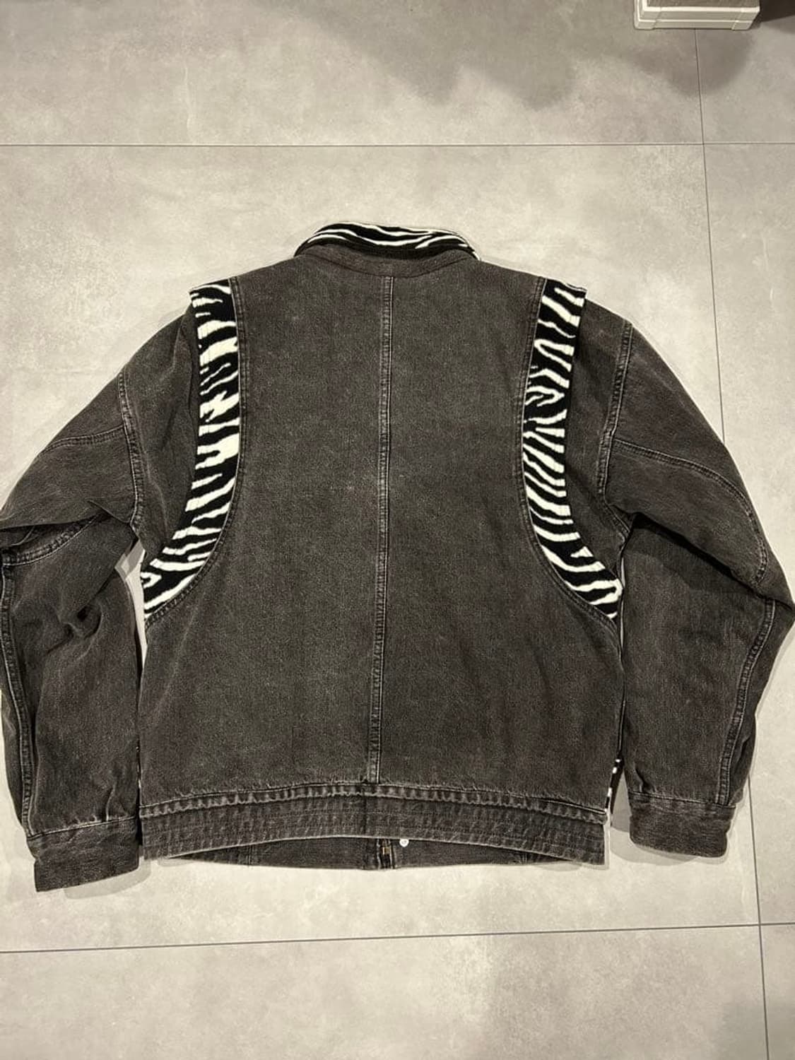 [NCT 태용님 착용] 셀린느 21AW 지브라 데님 자켓 상품이미지4