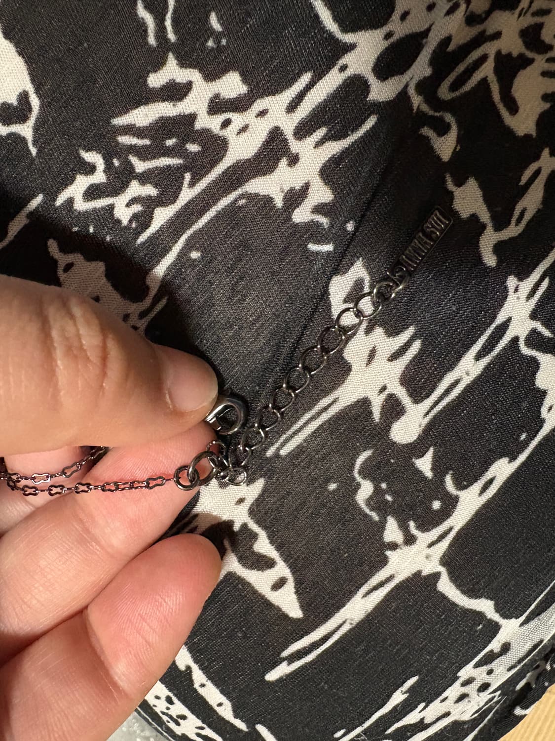 안나수이 블랙체인 나비 목걸이 상품이미지4