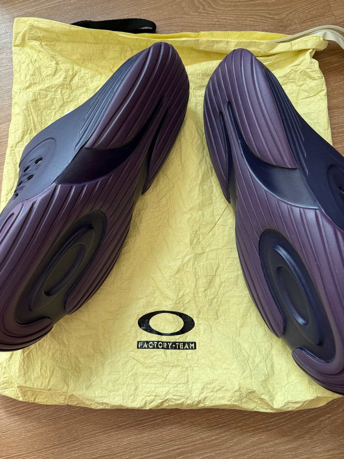 오클리 팩토리 팀 파구로 슬라이드 이브닝 블랙베리 상품이미지2