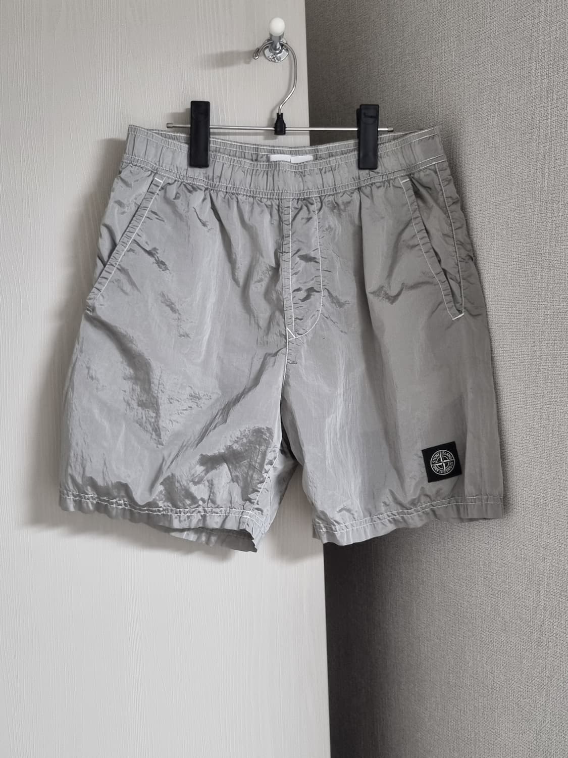 스톤아일랜드 나일론메탈 반바지 상품이미지1