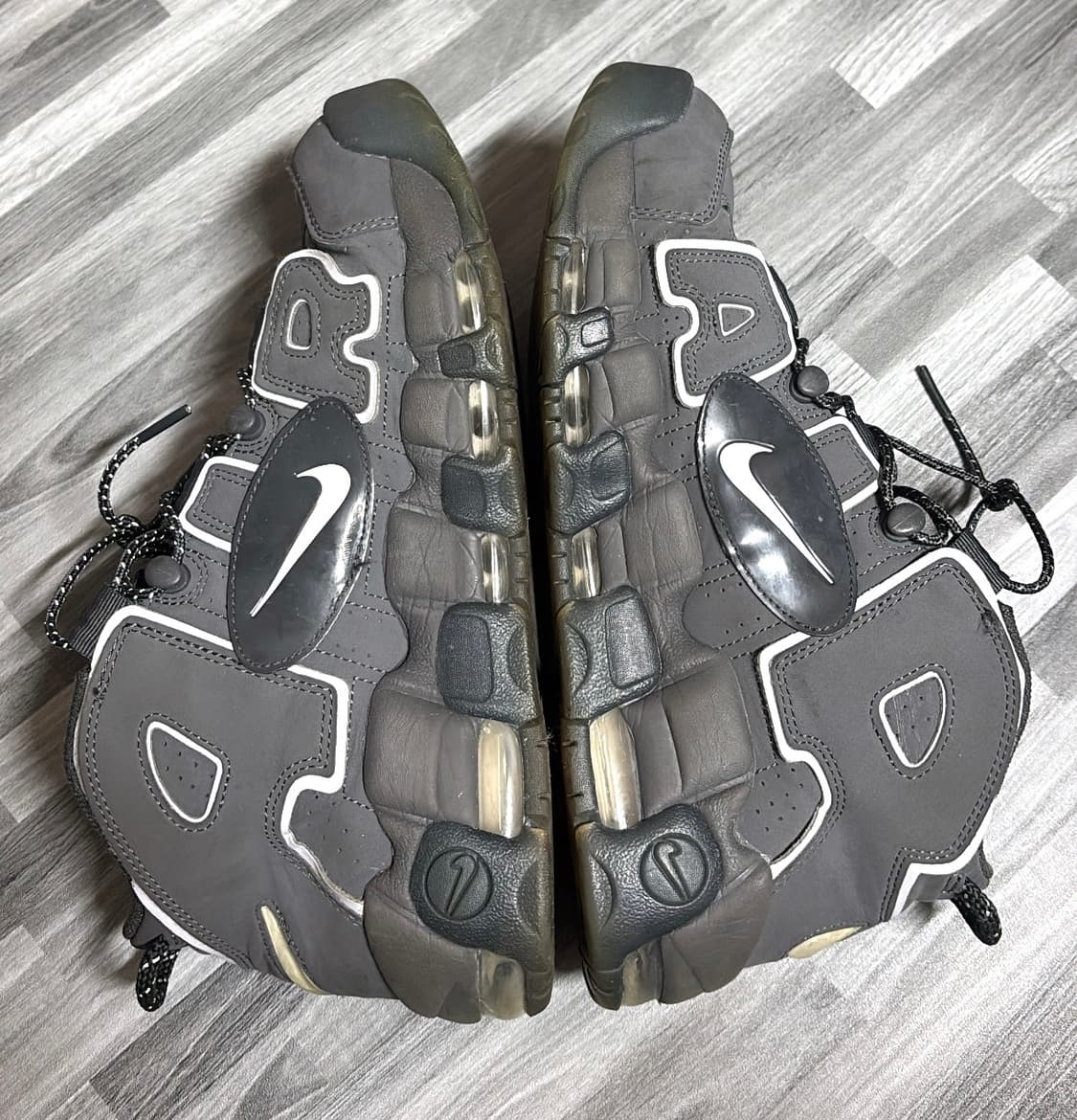 나이키 에어 모어 업템포 96 회색 스니커즈 275 상품이미지2