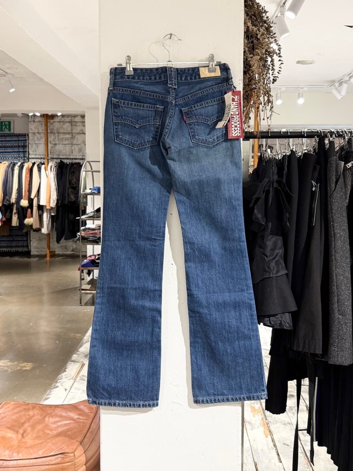 리바이스 레이디 스타일 556 로우라이즈 부츠컷 데님 팬츠 상품이미지4