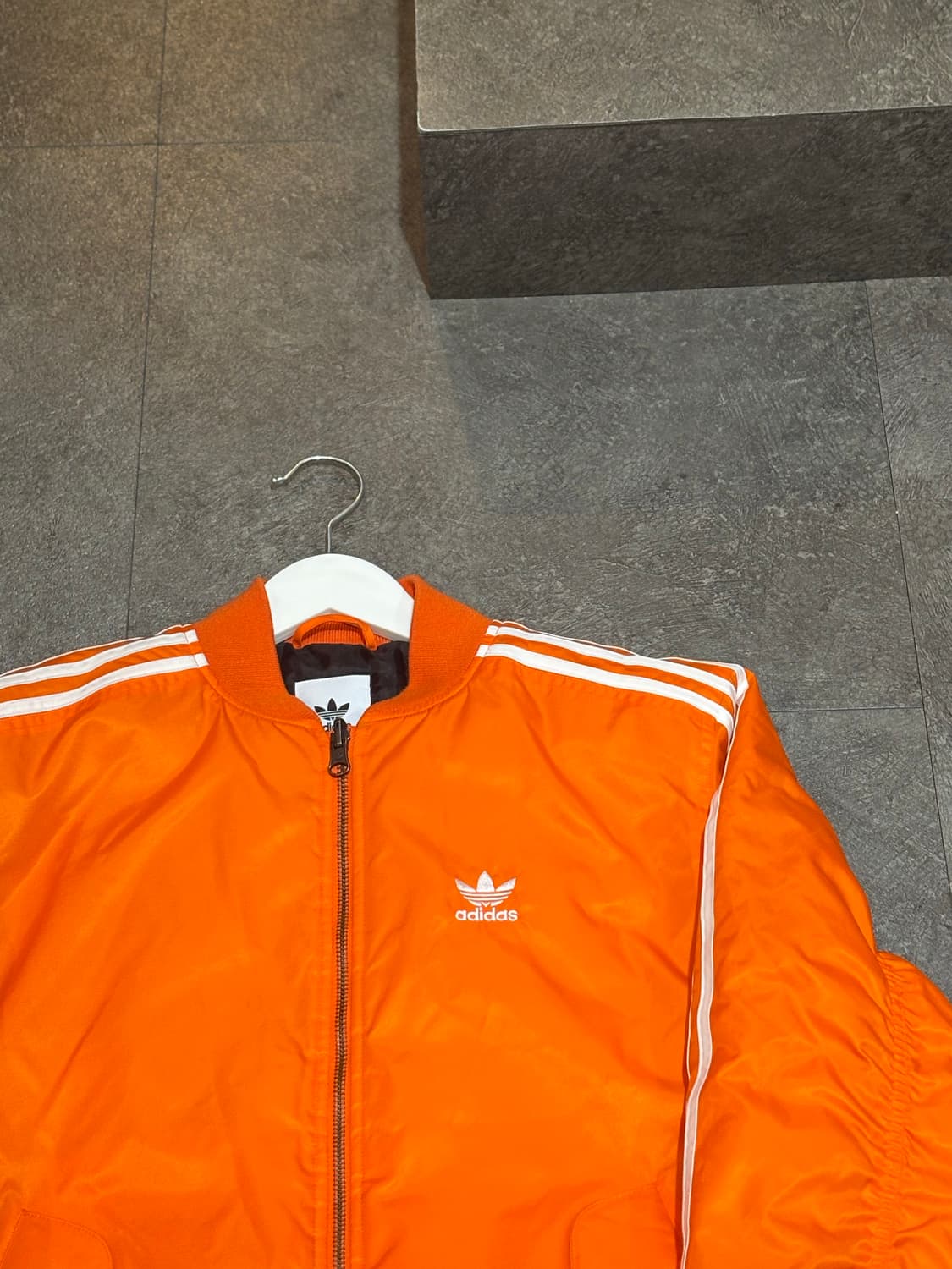 아디다스 오렌지 봄버 패디드 자켓  상품이미지4