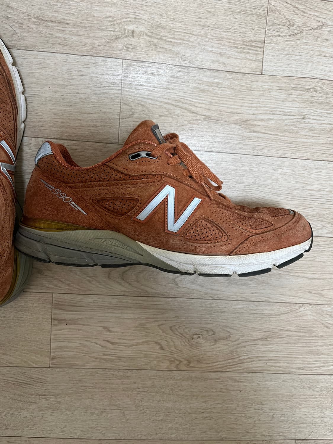 뉴발란스 990v4 270 상품이미지4