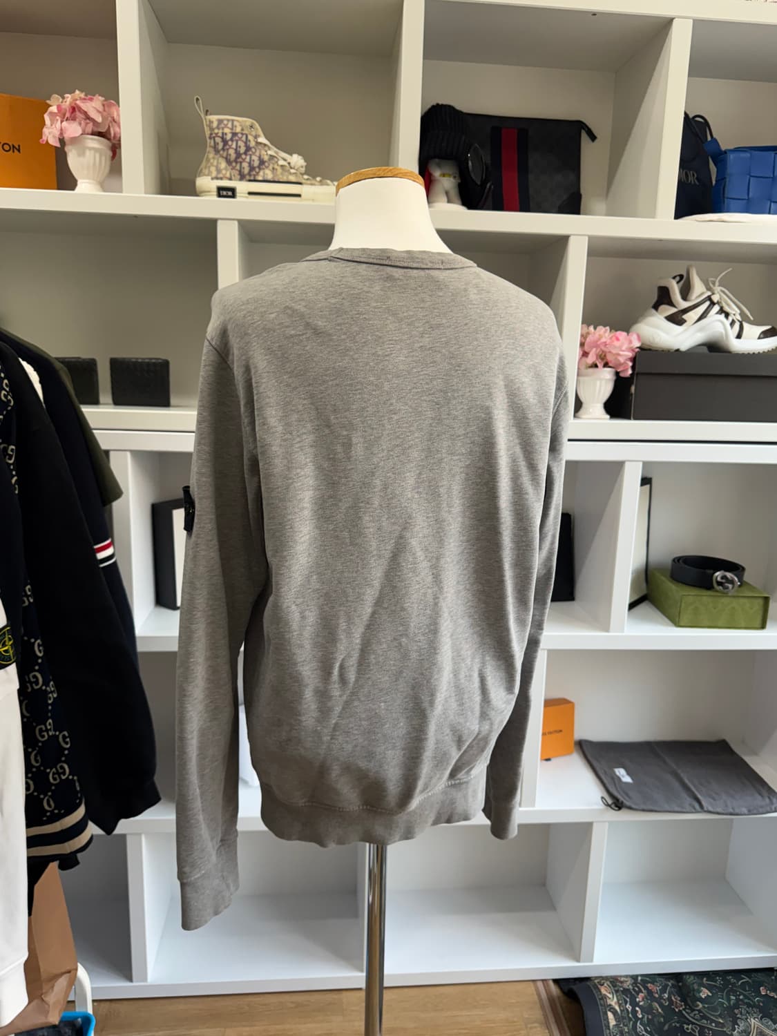 [새상품급,L] 스톤아일랜드 그레이 맨투맨 상품이미지2