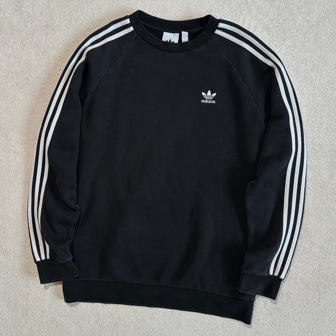 아디다스 블랙 삼선 맨투맨 상품이미지1
