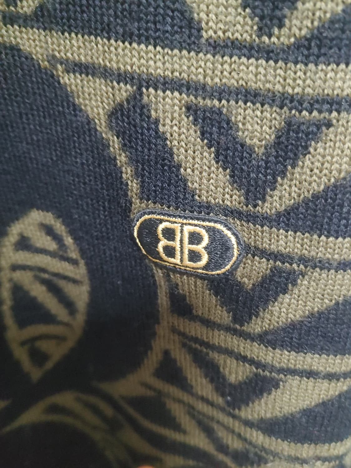 발렌시아가  정품  남성니트 -L사이즈 상품이미지6