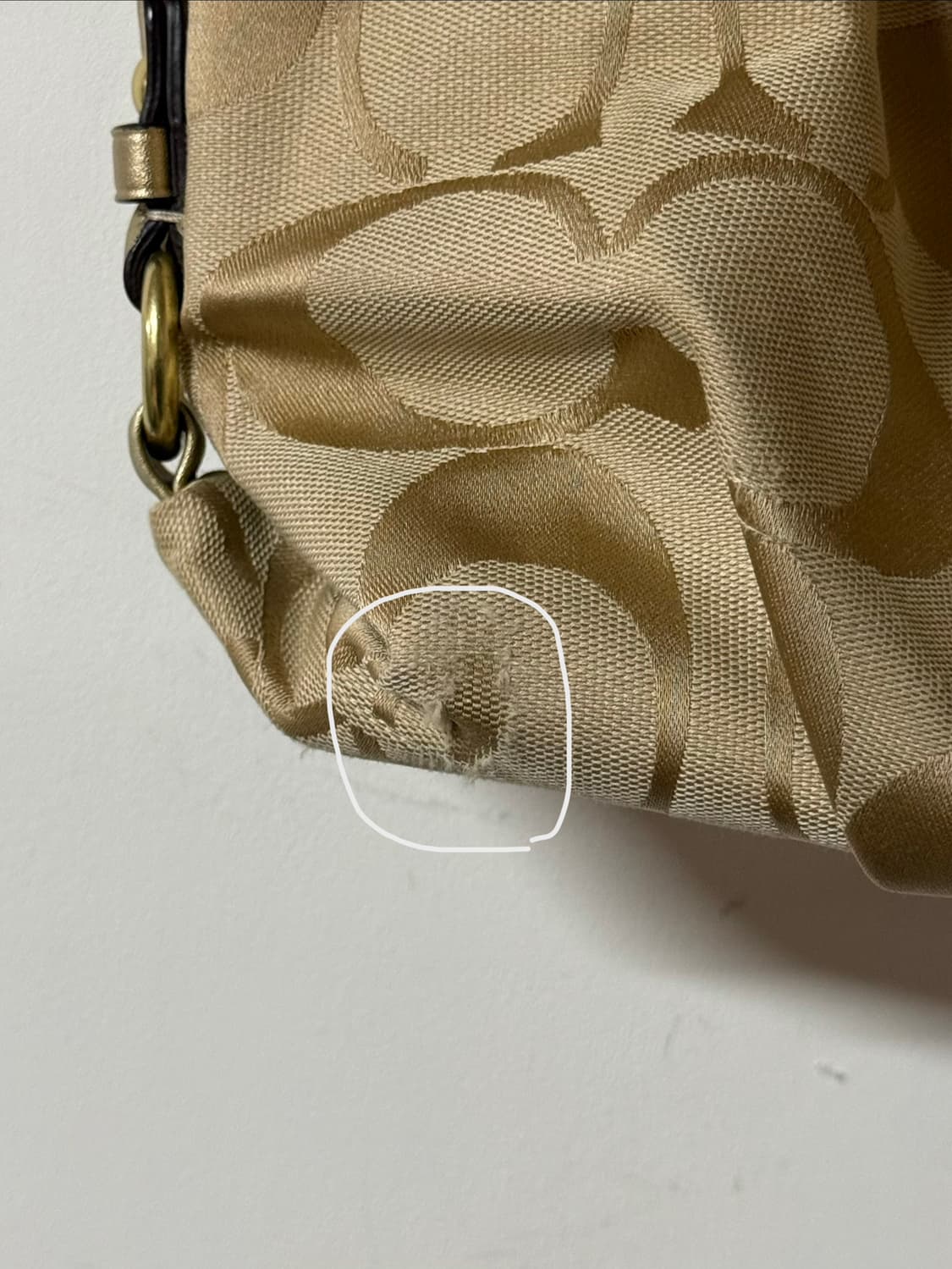 코치 Y2K 시그니처 모노그램 숄더백 베이지 상품이미지9