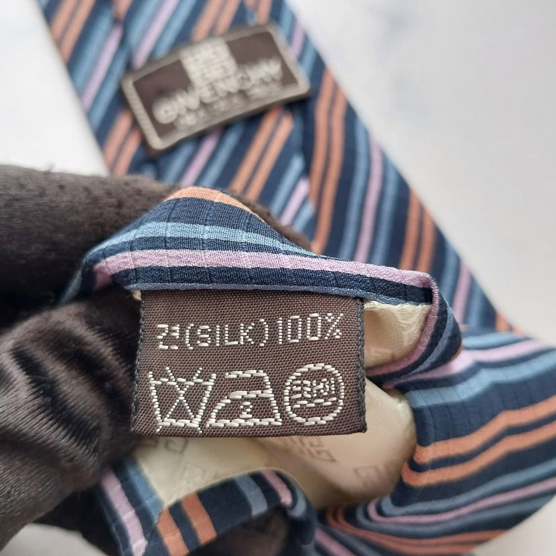 지방시 실크 네이비 스트라이프 넥타이 7.9cm A+~A등급 K2438
 상품이미지10