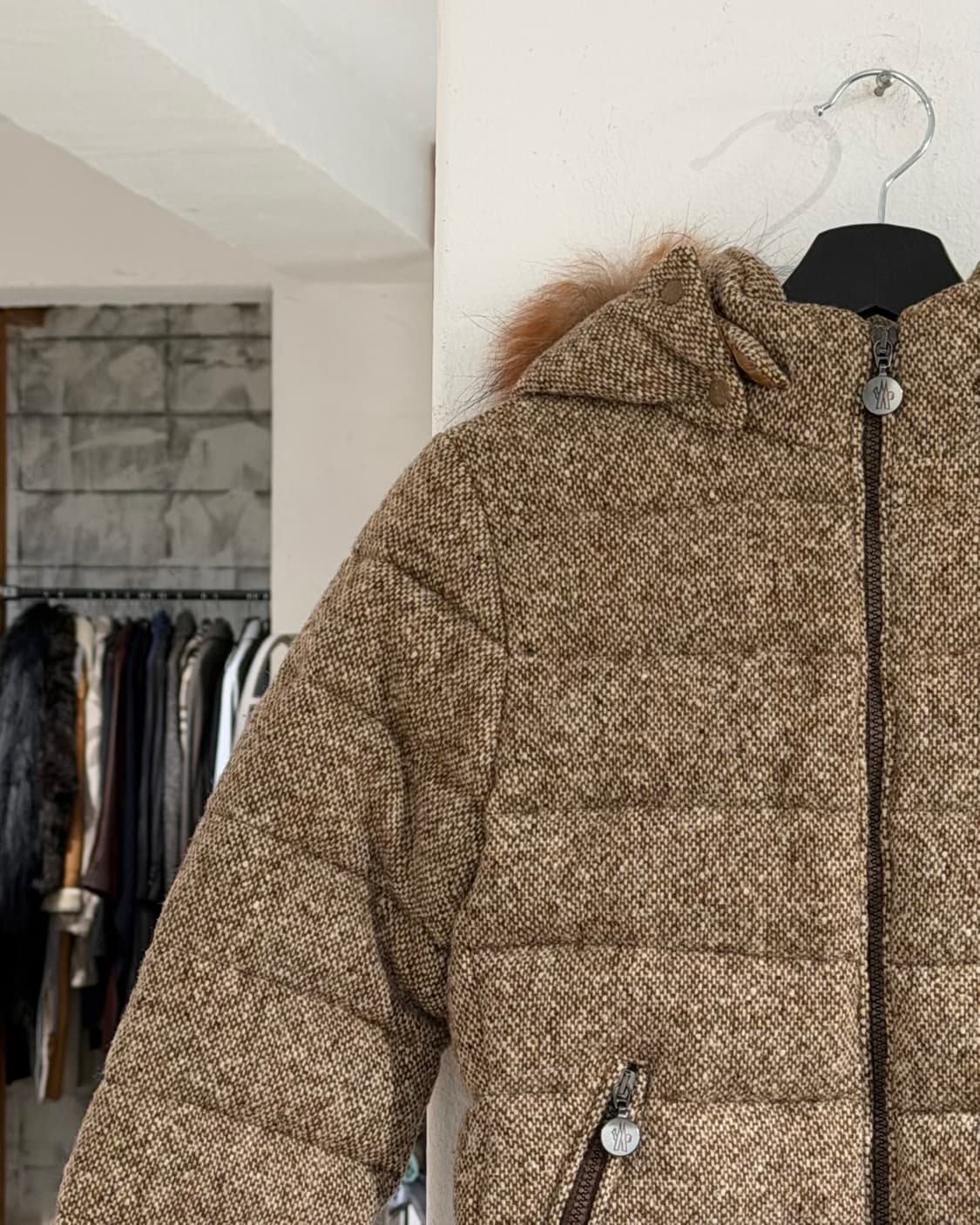 몽클레어 라이트 브라운 퍼 다운 패딩 상품이미지2