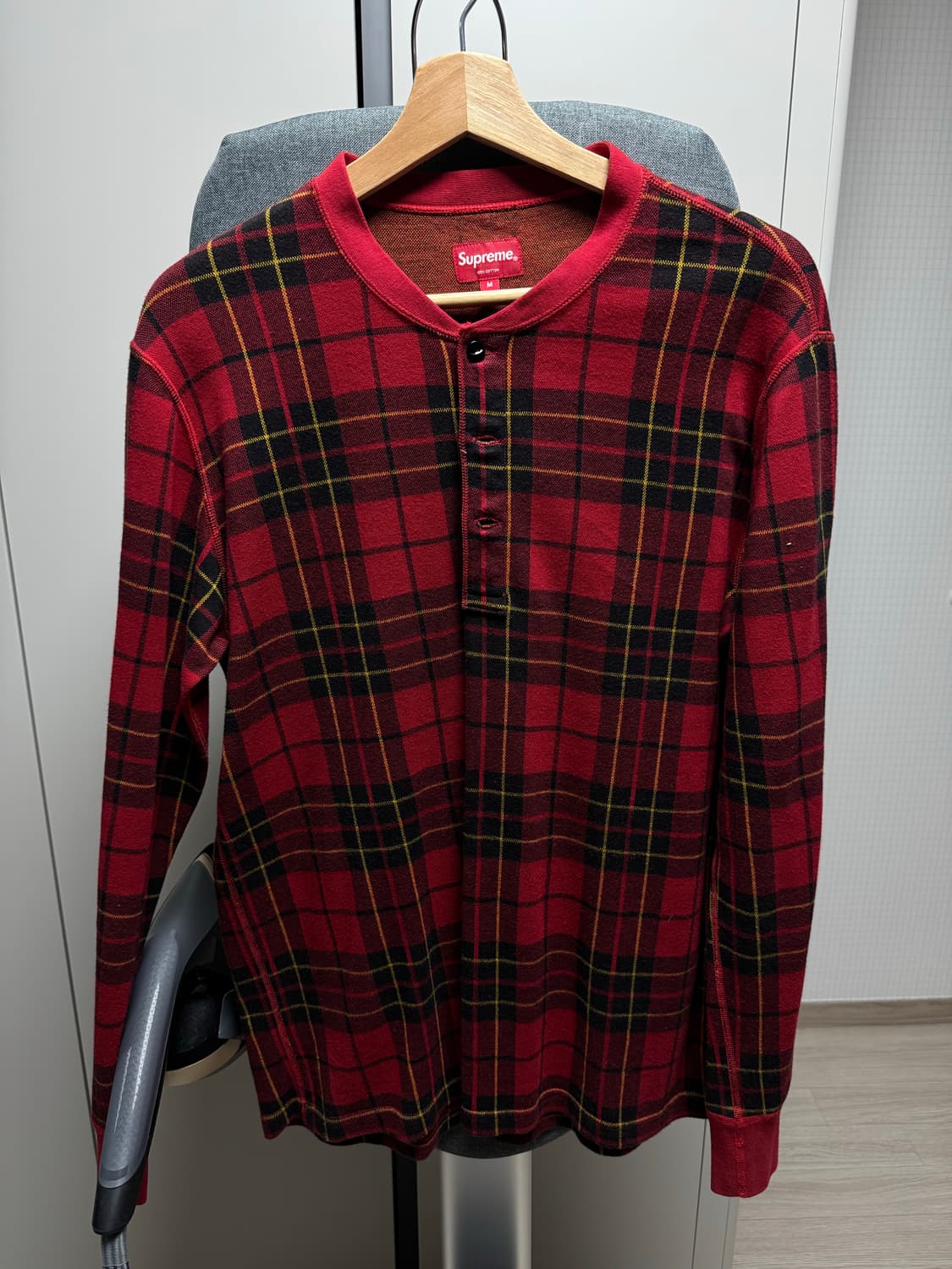 Supreme Checkerd Henryneck Longsleeve 상품이미지1