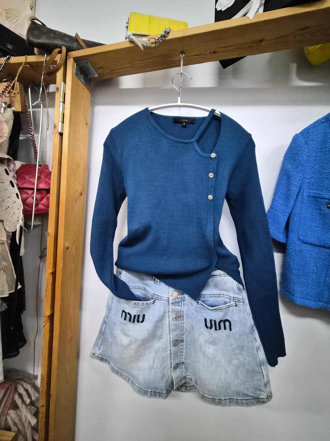 이로 언발 포인트 니트티 상품이미지1