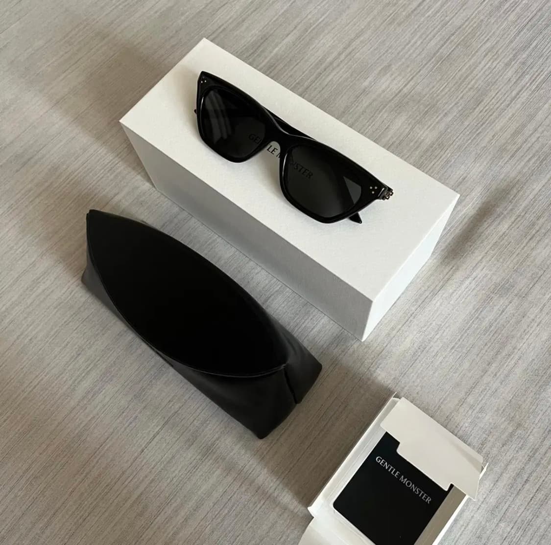 젠틀몬스터 지젤 01 블랙 새상품 상품이미지2