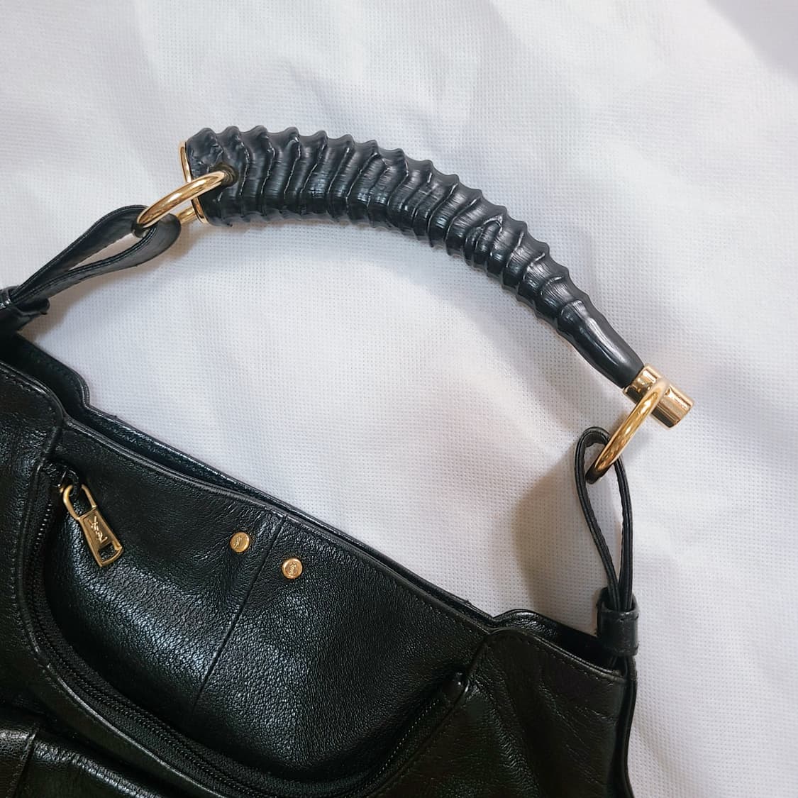 생로랑 몸바사 레더 숄더백 상품이미지8