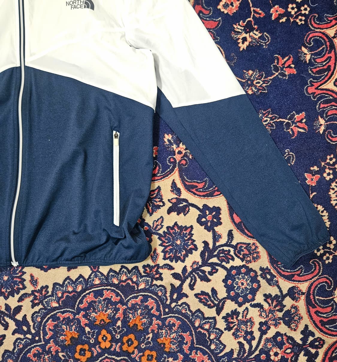 노스페이스 초경량 바람막이 집업 저지 L size 상품이미지3