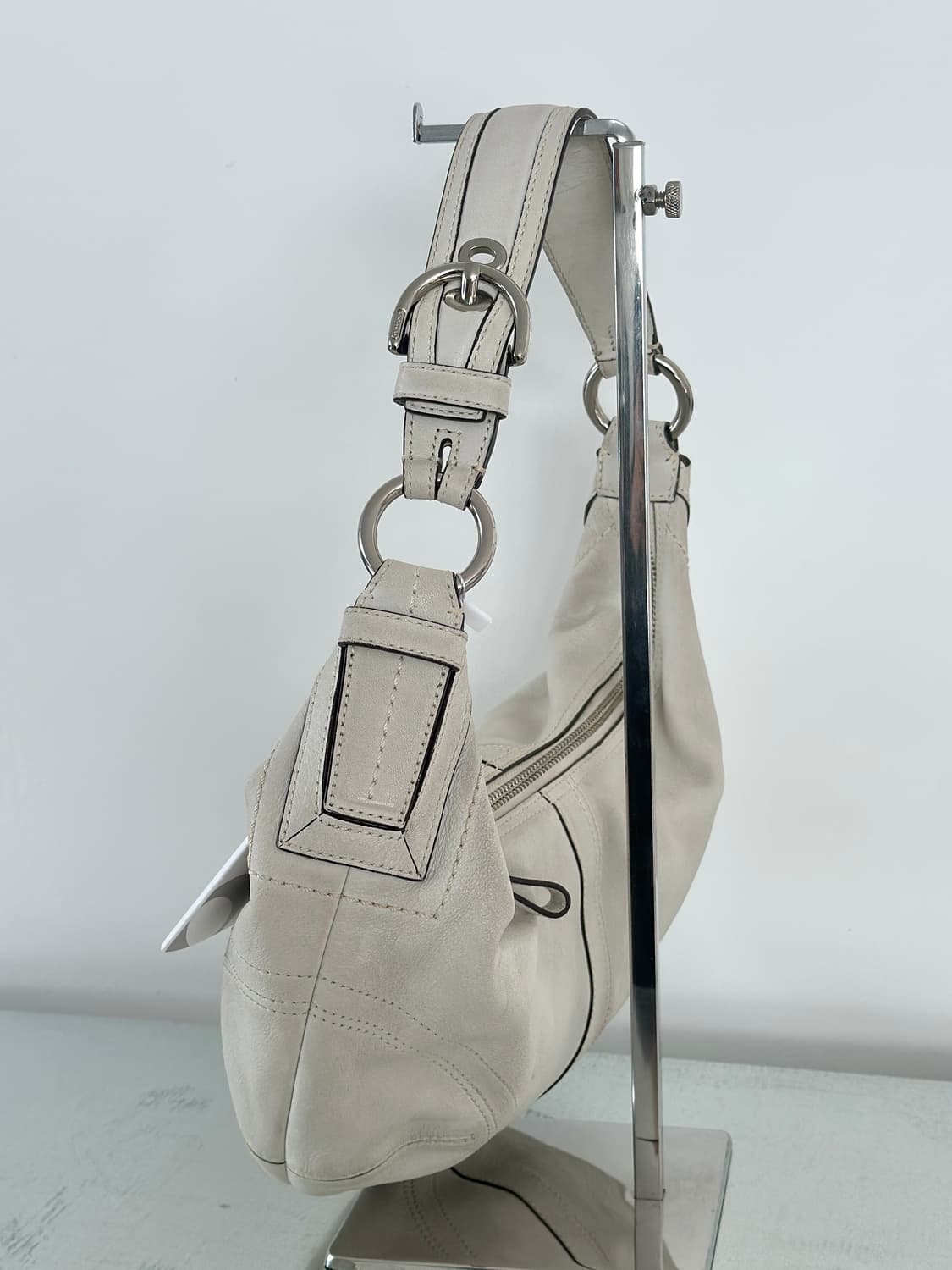 코치 화이트 레더 미니 호보백  상품이미지4