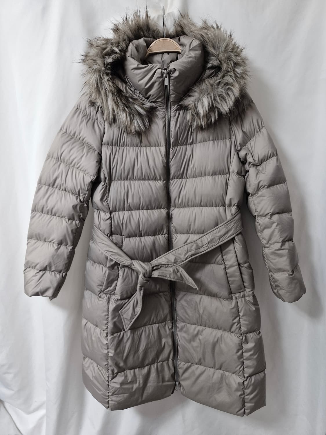 유니클로 심리스 경량 다운 롱 패딩 상품이미지1