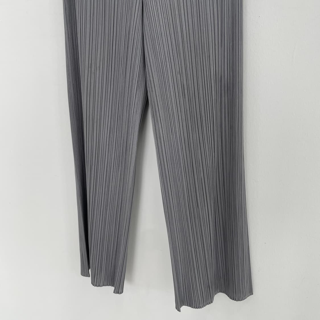 플리츠플리즈 그레이 팬츠 상품이미지4