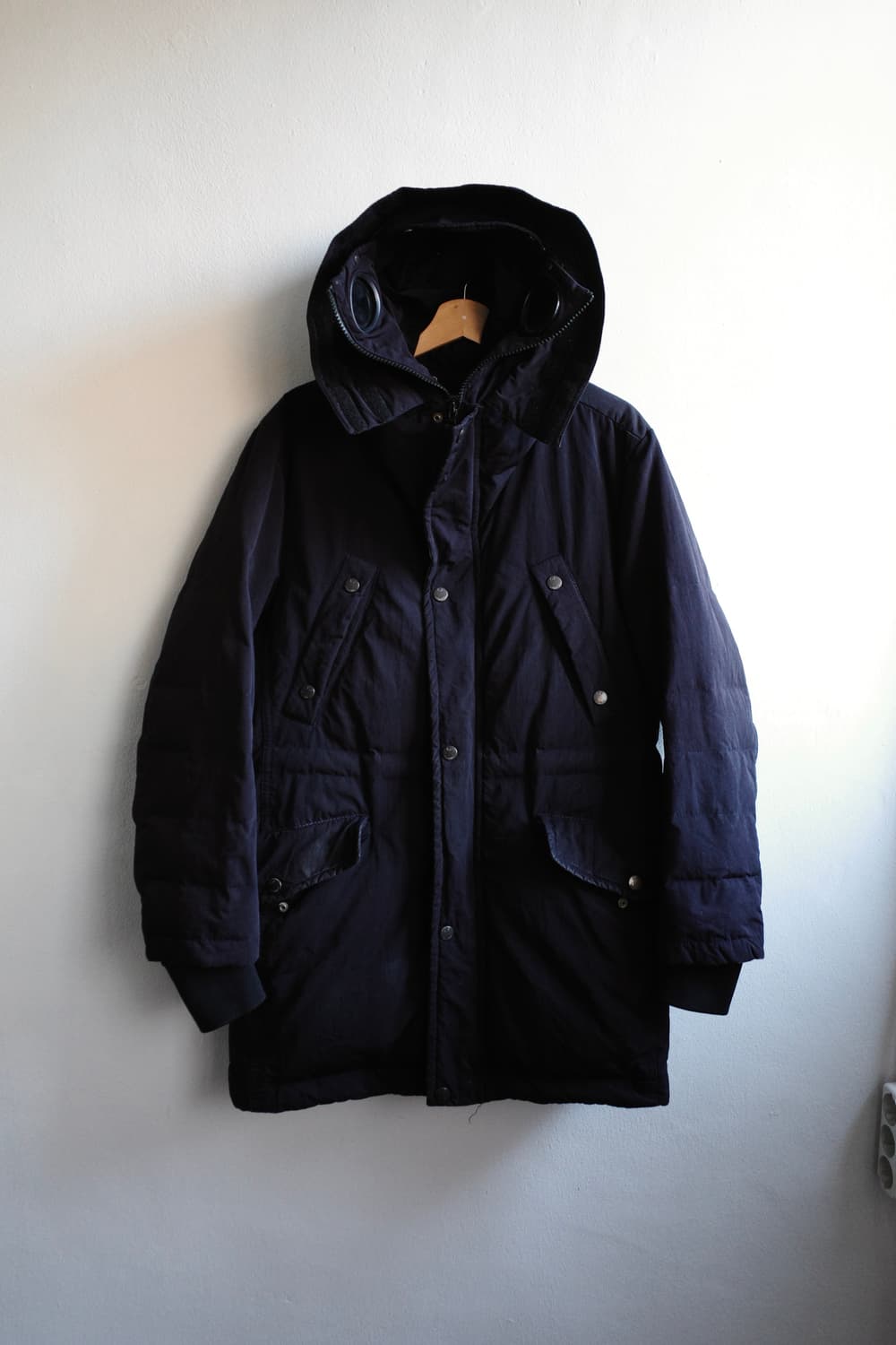 씨피컴퍼니 고글 다운 파카  상품이미지1