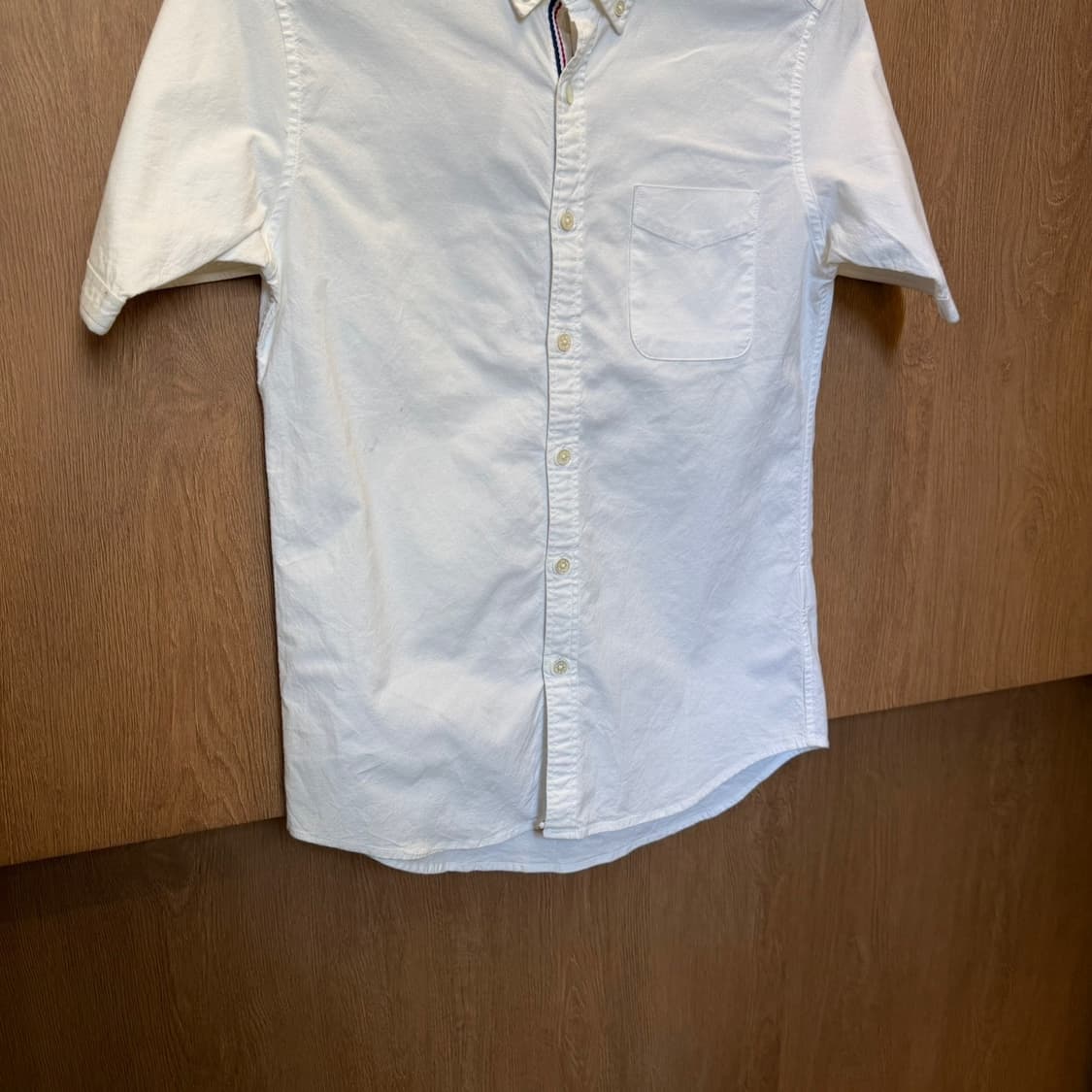 빔즈 코튼 반팔 셔츠 사이드 싱글 포켓 무지 디테일 슬림핏 화이트 상품이미지4