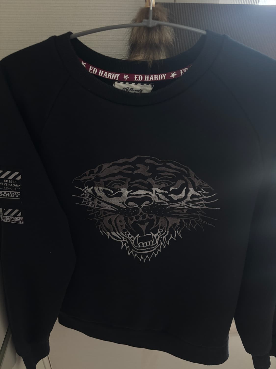 에드하드 맨투맨 블랙 상품이미지1