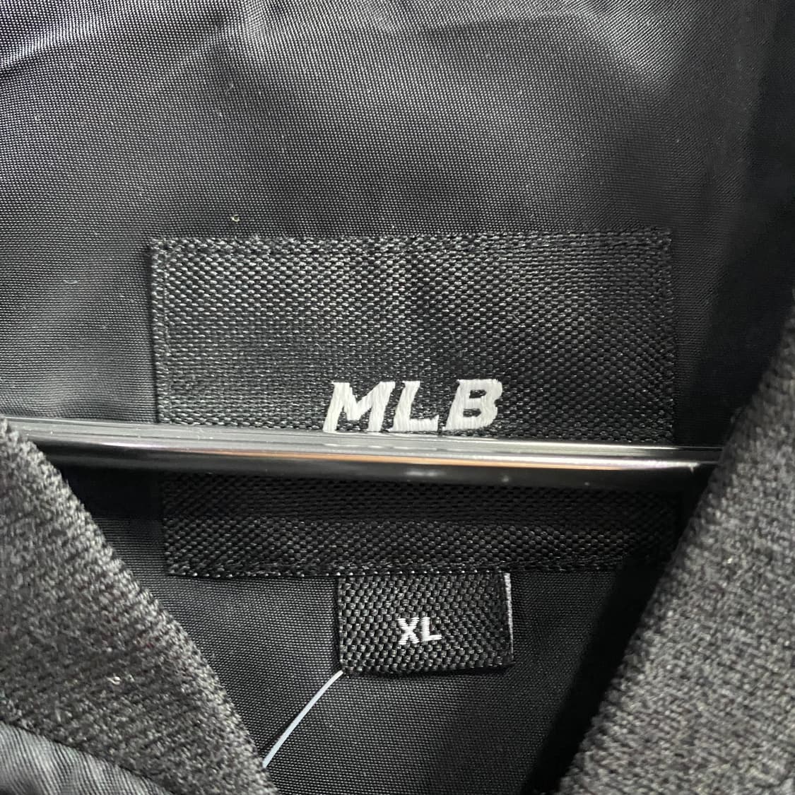MLB 베이직 미디움로고 블랙 패디드 베이스볼 점퍼 B3896 상품이미지4