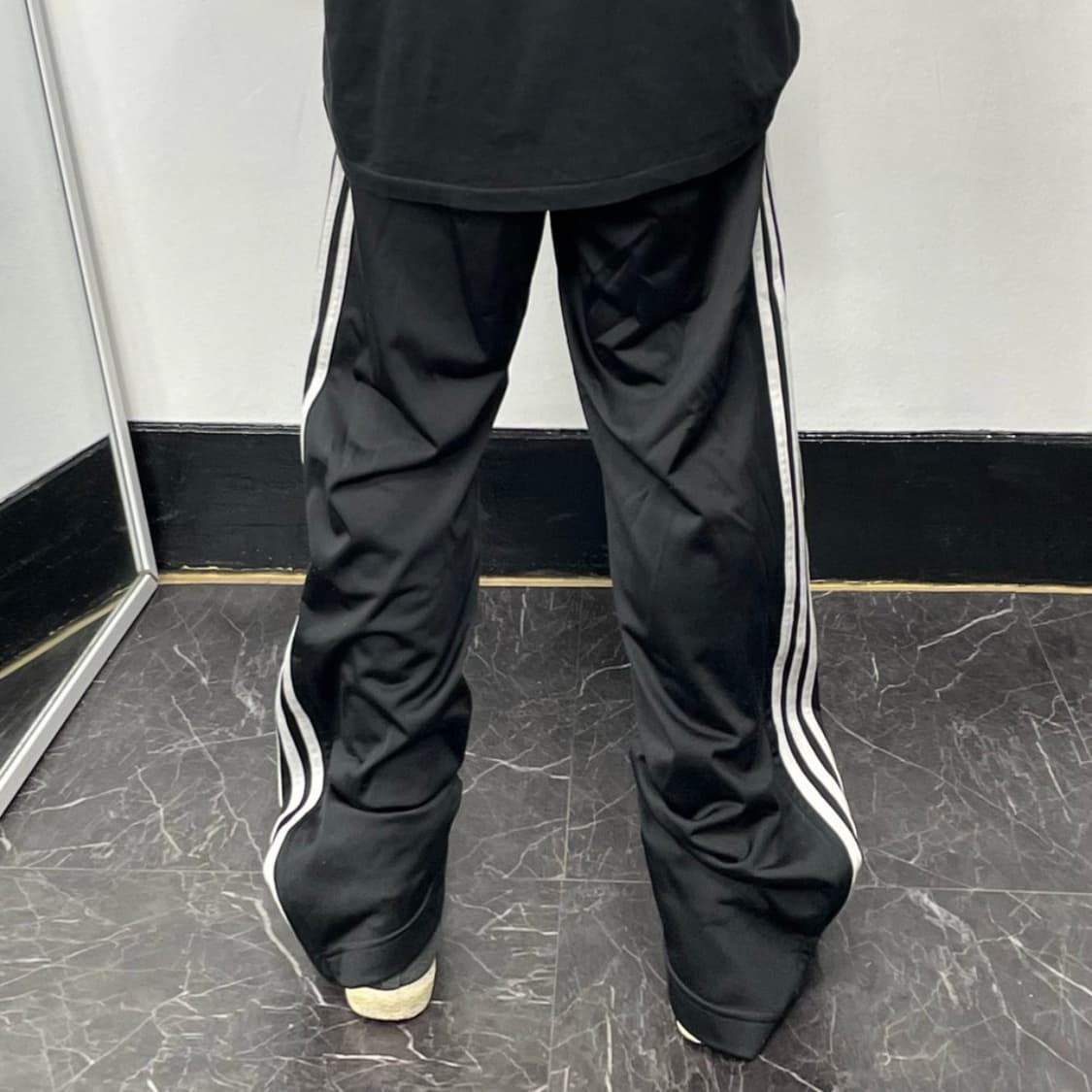 아디다스 블랙 삼선 파이어버드 오버와이드 트랙팬츠 상품이미지3