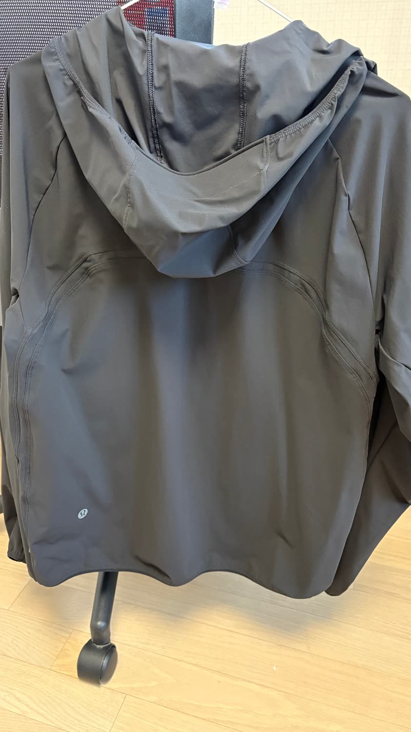 룰루레몬 페이스 브레이커 자켓 블랙 S사이즈 판매합니다. 상품이미지3