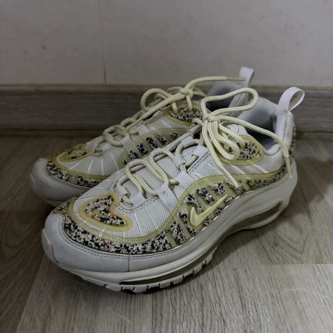 나이키 에어맥스 98 여성 스니커즈 (240) 상품이미지1