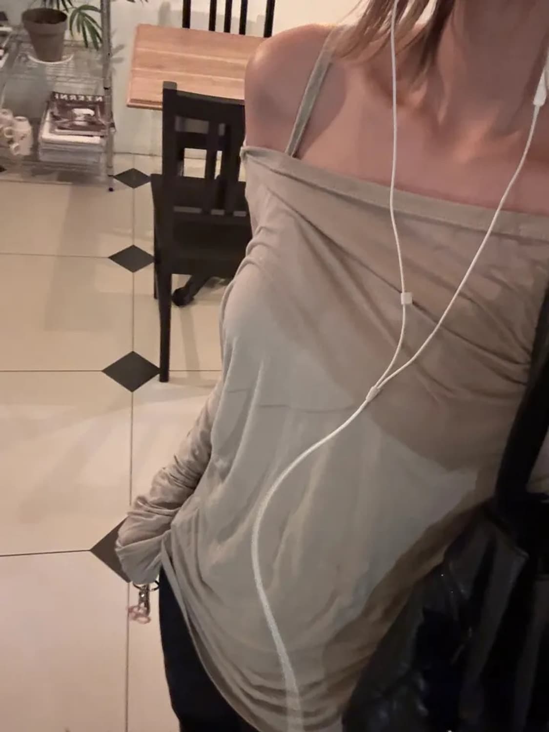 새상품) 셔링 드레이프 후드 탑 슬리브티 상품이미지2