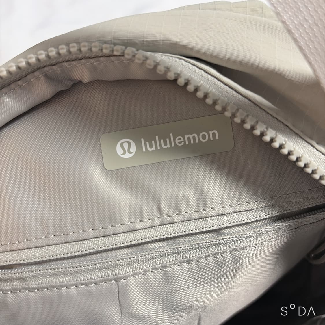 룰루레몬 파우치 탈부착 미니 백팩 상품이미지6