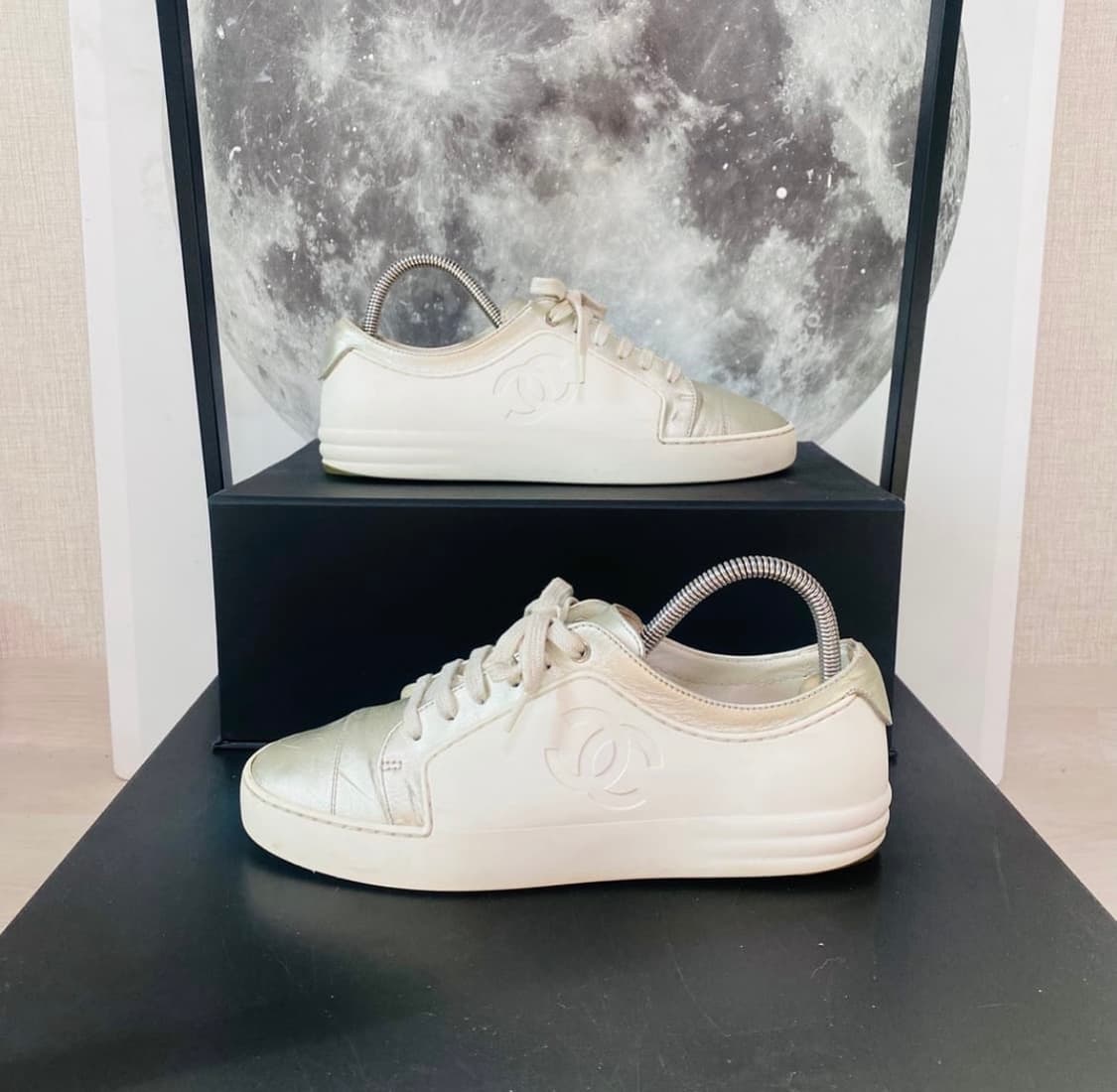 36 정품) 샤넬 러버 실버 레더 스니커즈 235 상품이미지1