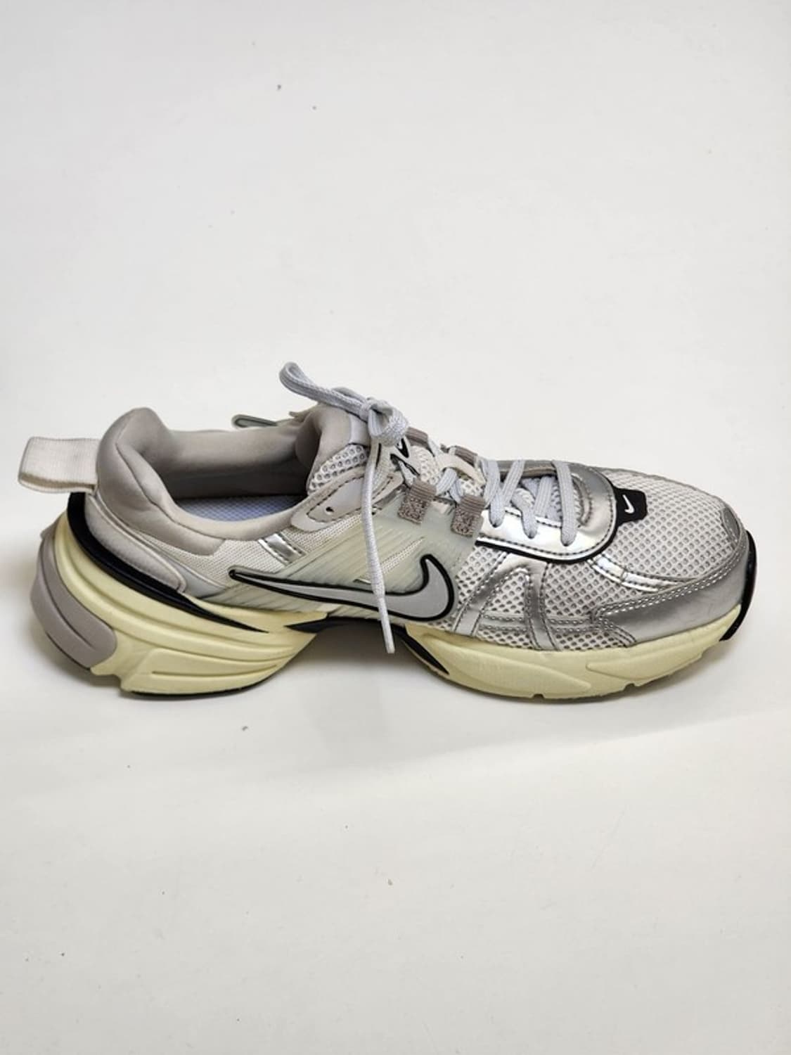 NIKE V2K 런 퓨어 플래티넘 메탈릭 실버 250 상품이미지4