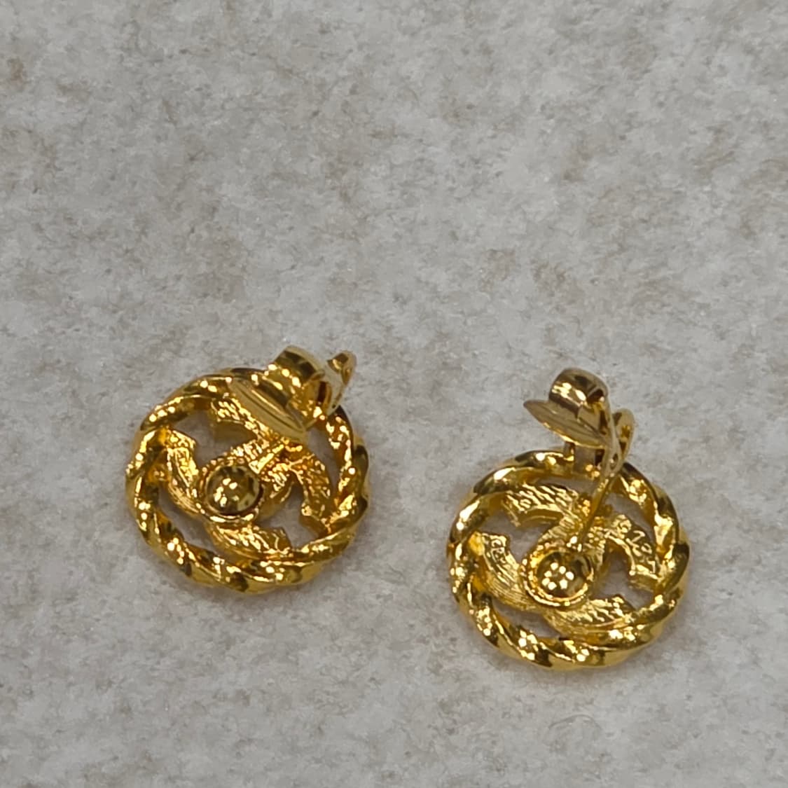 (~연말까지 할인가)샤넬 금장 cc 로고 큐빅 귀걸이 상품이미지4