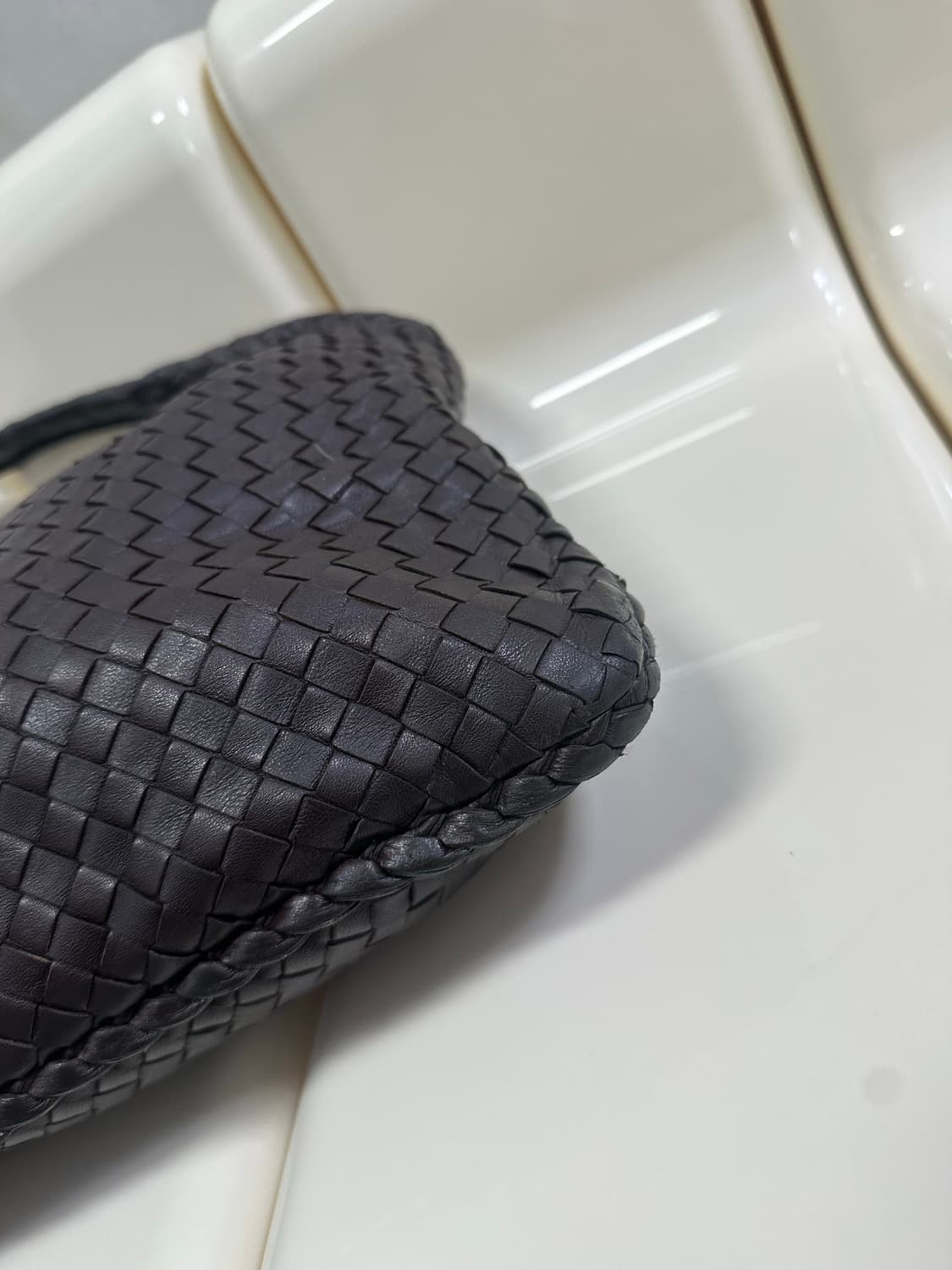 [A 정품] 보테가베네타 호보백 미디움 다크브라운 상품이미지3