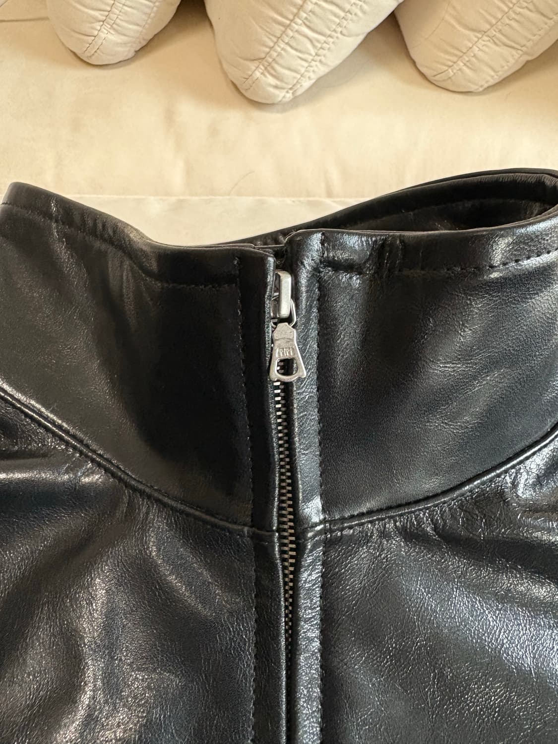 [4] 오라리 25fw 하드 램스킨 레더 블루종 상품이미지3