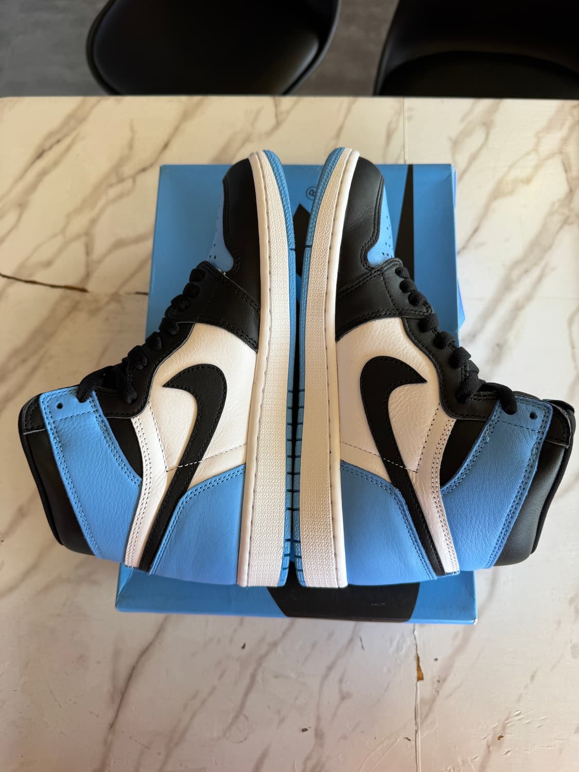 조던1 레트로 하이 OG 유니버시티 블루(2023) 265 팝니다 상품이미지3