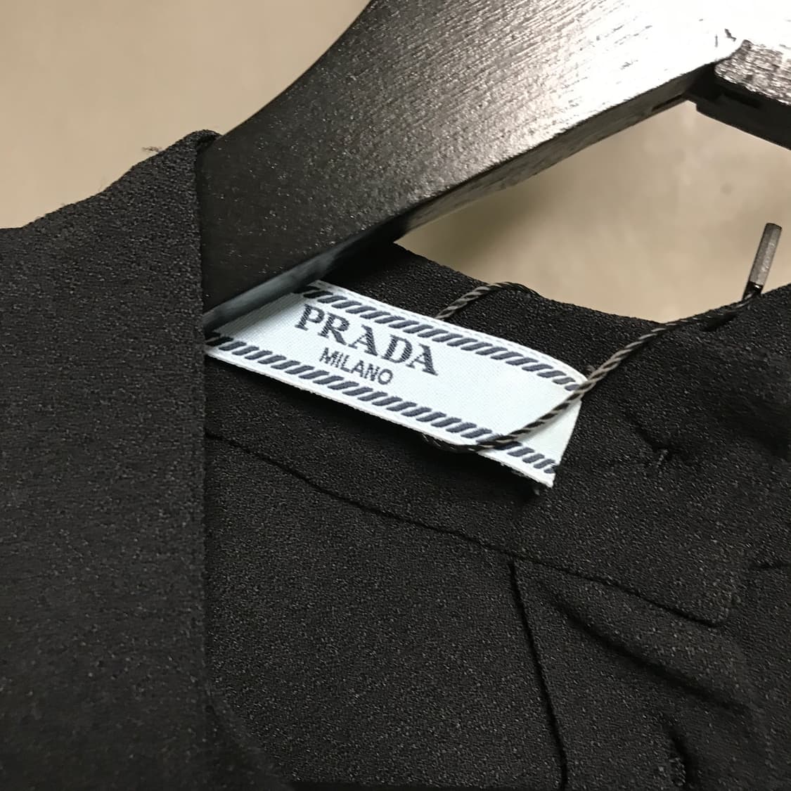 프라다 슬리브리스 블라우스 40(W) 상품이미지4