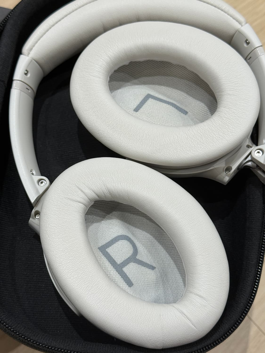 보스 헤드셋 qc45 스모크화이트 상품이미지2