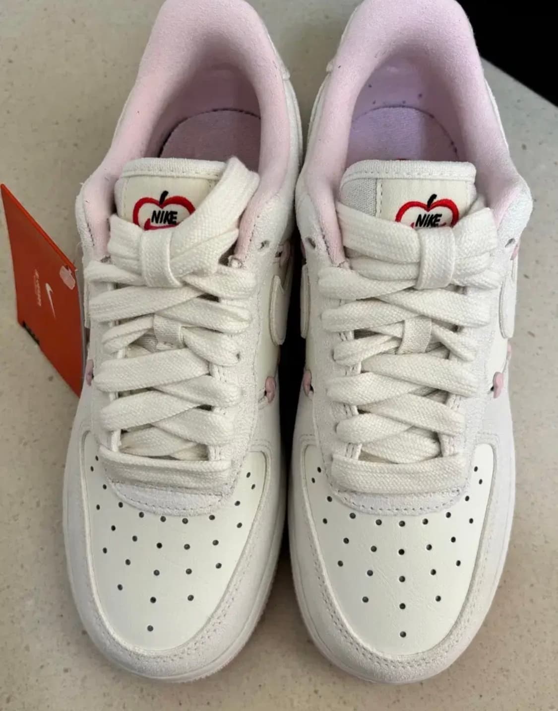 W 나이키 에어포스 1 로우 밸런타인데이 세일 핑크 폼 2025 발렌타인 상품이미지3