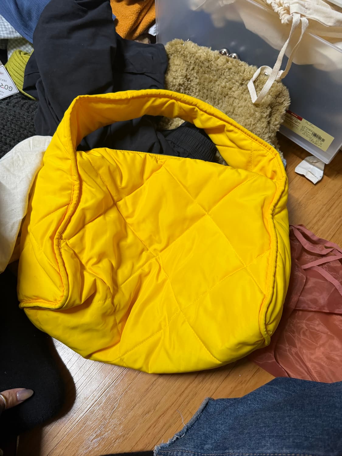 COS 퀄팅백 노랑 상품이미지2