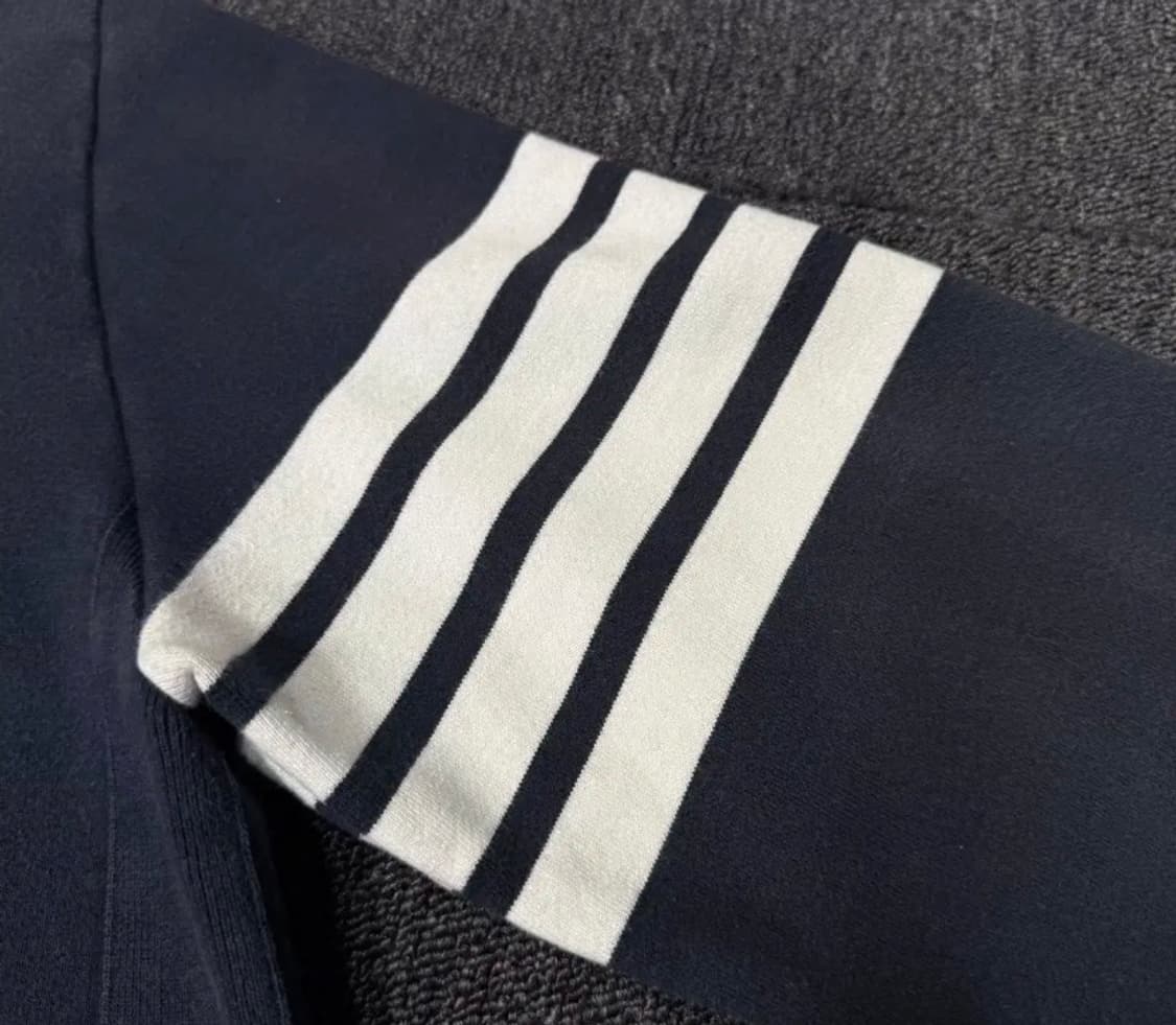 [정품] 톰브라운 사선 완장 네이비 맨투맨 XL 상품이미지5