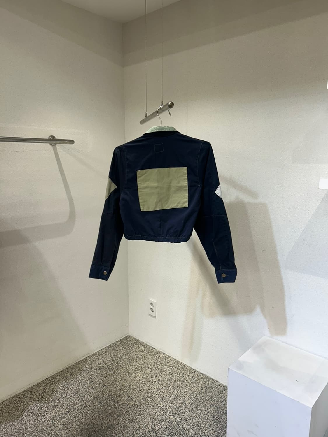 칼하트 컬러 블록 크롭 자켓 상품이미지2