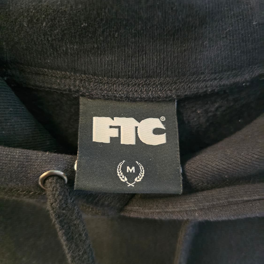 FTC 후드티 블랙 아치로고 자수 오버핏 스트릿 후디 상품이미지3