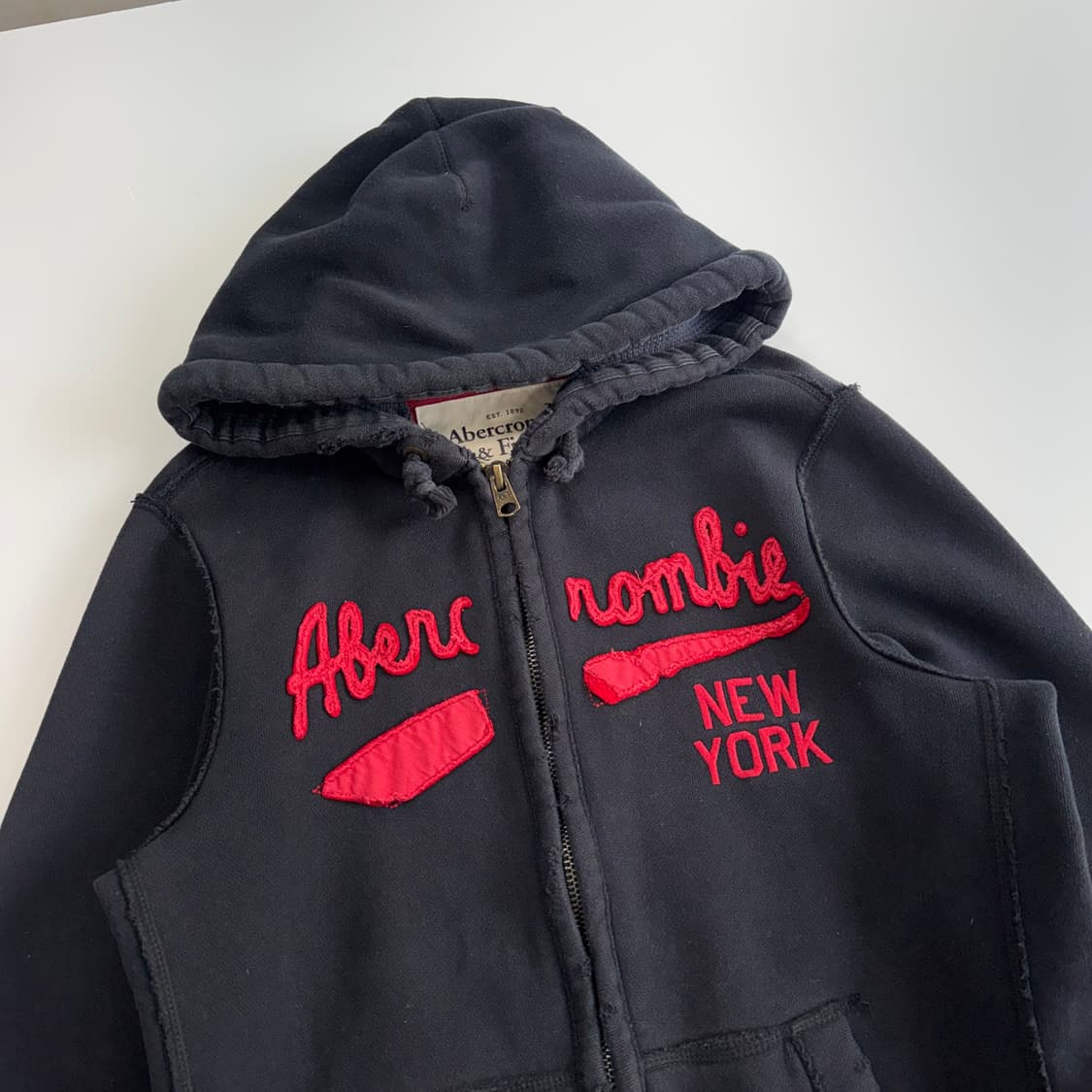 Abercrombie 아베크롬비 레드 레터링 로고 네이비 후드집업 상품이미지4