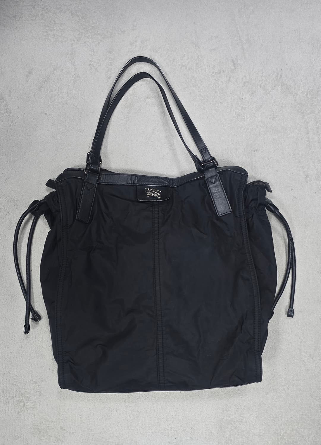 버버리 버클레이 나일론 금속장식 토트백  상품이미지2