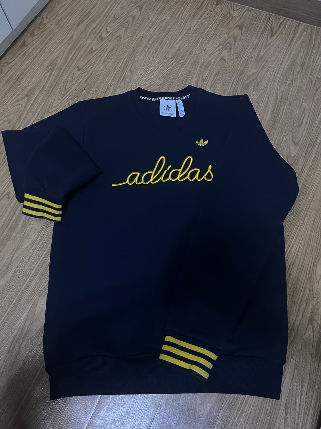 아디다스 브이넥 맨투맨 상품이미지2