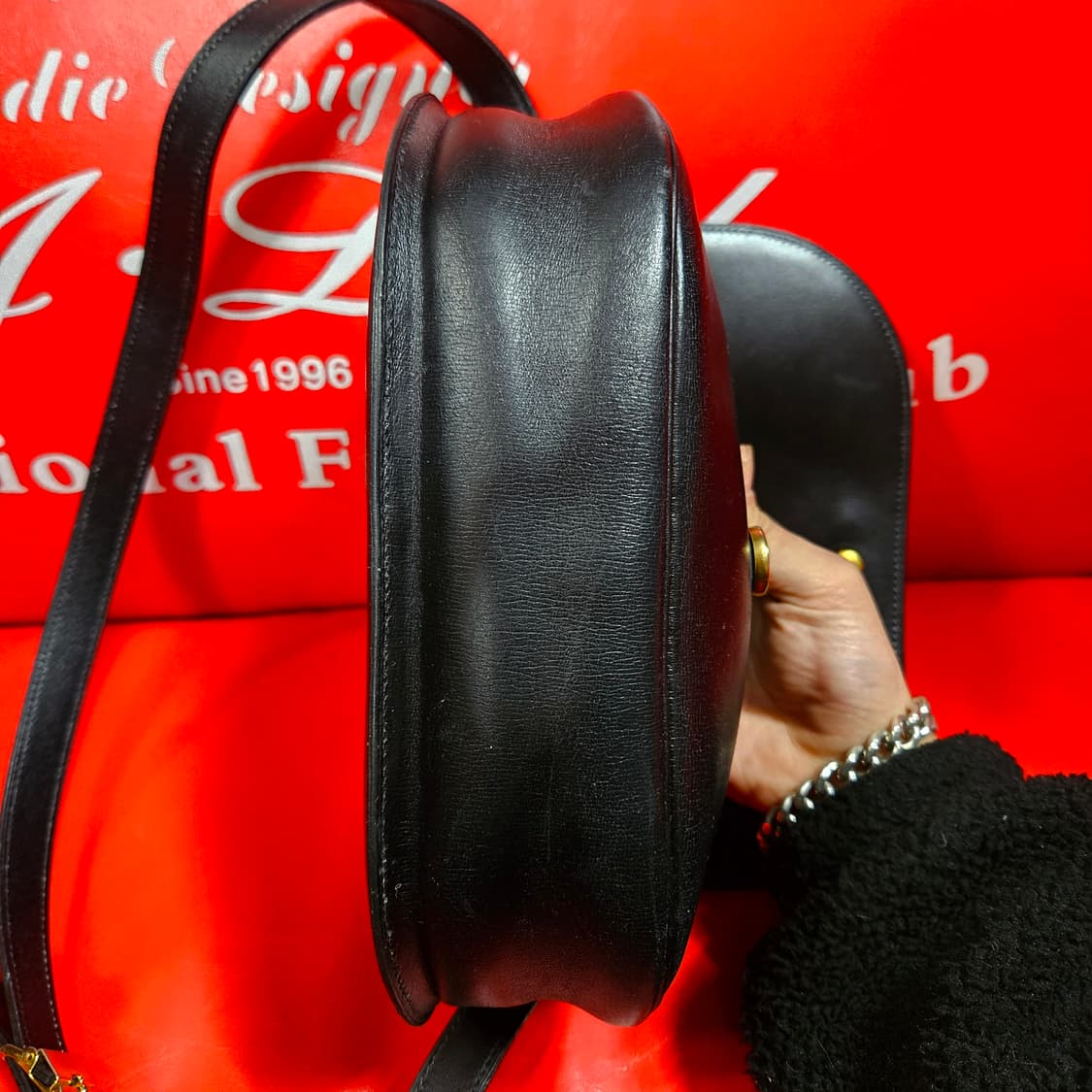 크리스찬 디올(Christian Dior) 빈티지 CD로고 반달 크로스백 상품이미지7