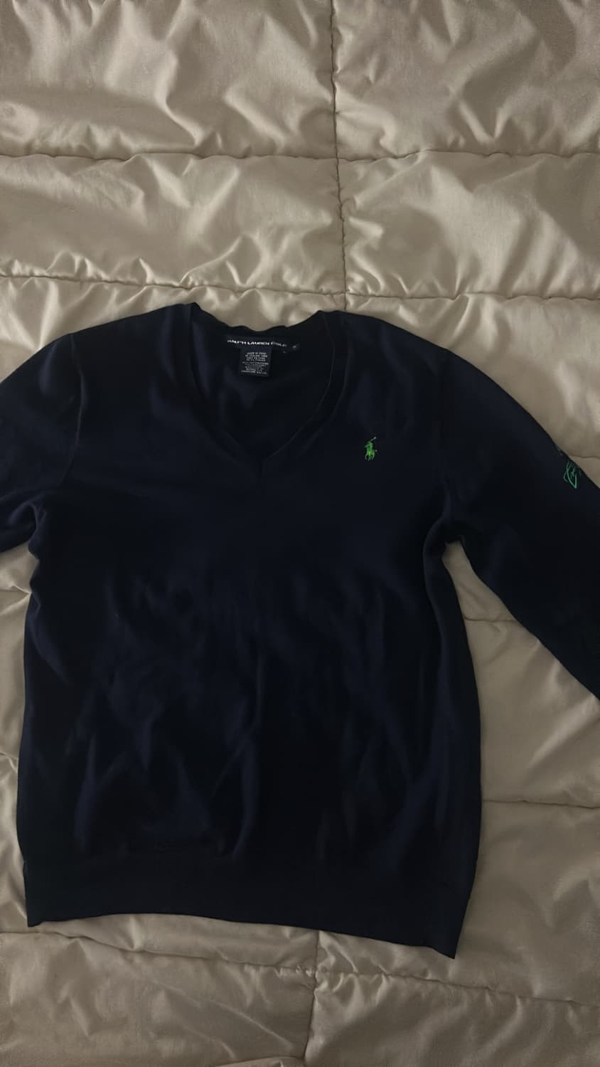 폴로 브이넥 니트 상품이미지1